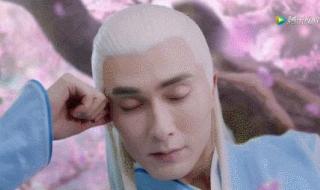 为什么照镜子看到的自己脸歪的,而现实中不歪 爱像镜子里自己的脸